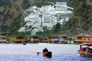 Kashmir - Vaishno Devi - Amritsar  Tour Package